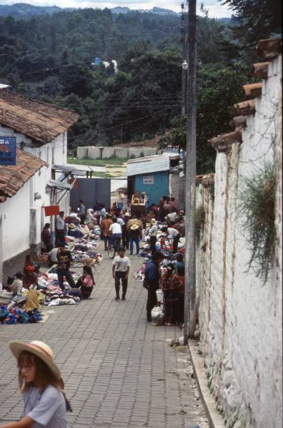 1998-06_07-chichicastenango_001.jpg 1998-06_07-chichicastenango_001.jpg