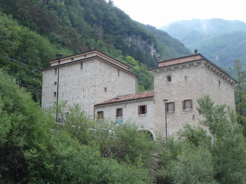 img-061.jpg img-061.jpg